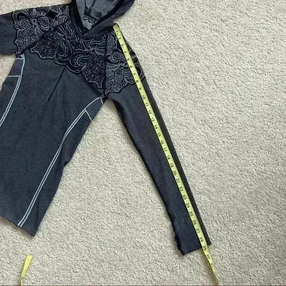 Athleta Twist Half Zip Hoodie Black/Gray Running Jacket Style# 930289 Size Small - Picture 3 of 15